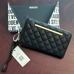 Steve Madden Black Boxed Quilted Wallet Wristlet